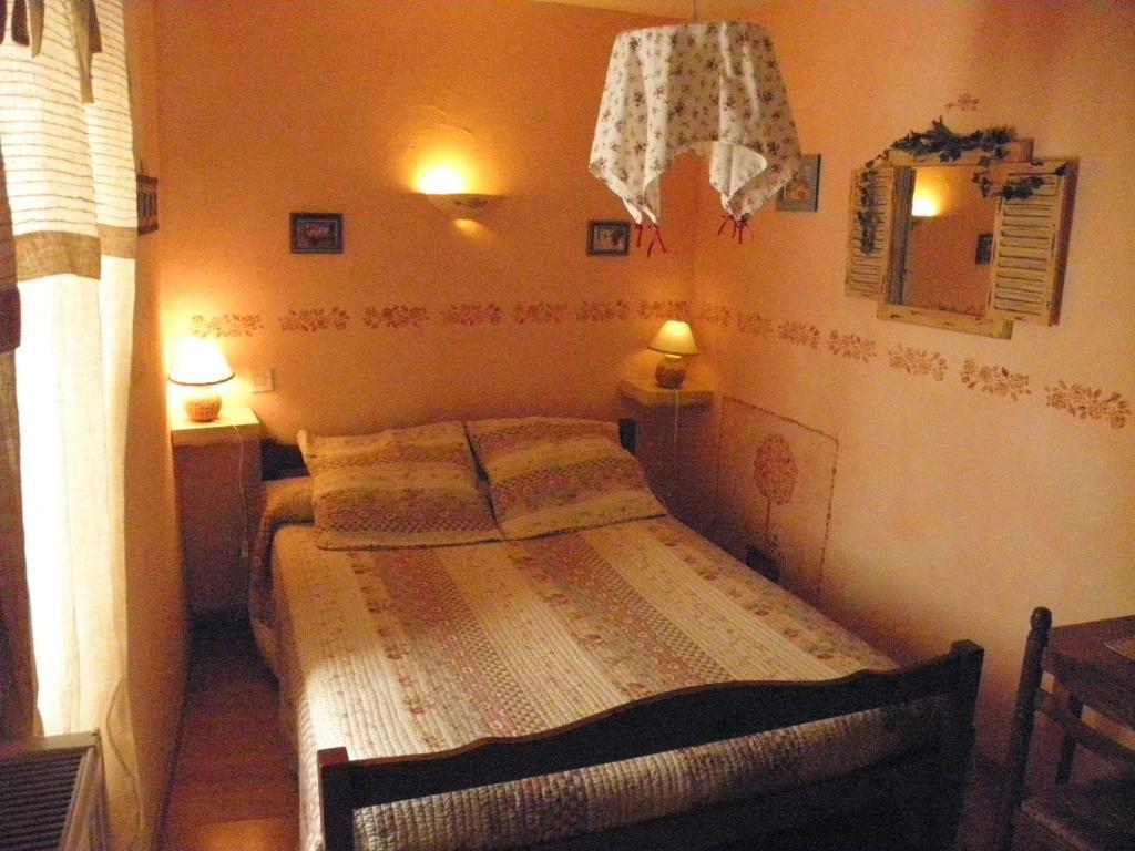 Gite Auberge Les Terres Blanches De Meolans Δωμάτιο φωτογραφία