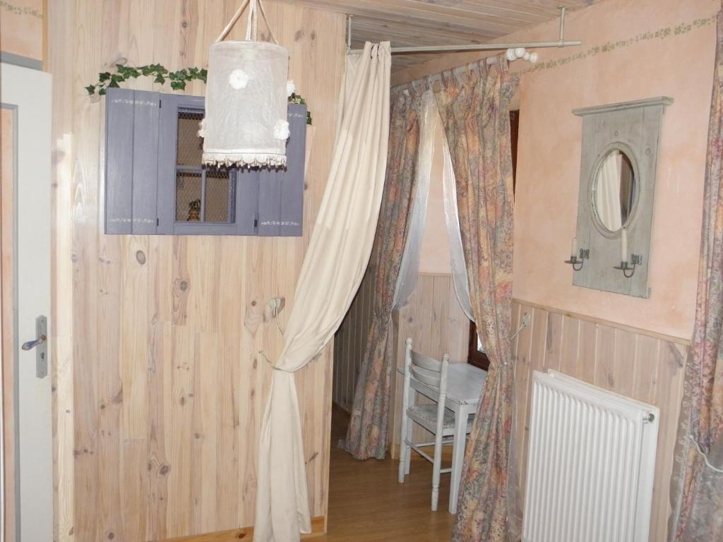 Gite Auberge Les Terres Blanches De Meolans Δωμάτιο φωτογραφία